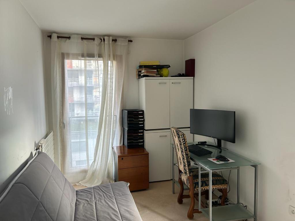 Spacious Flat Ideal For Working Or Events *